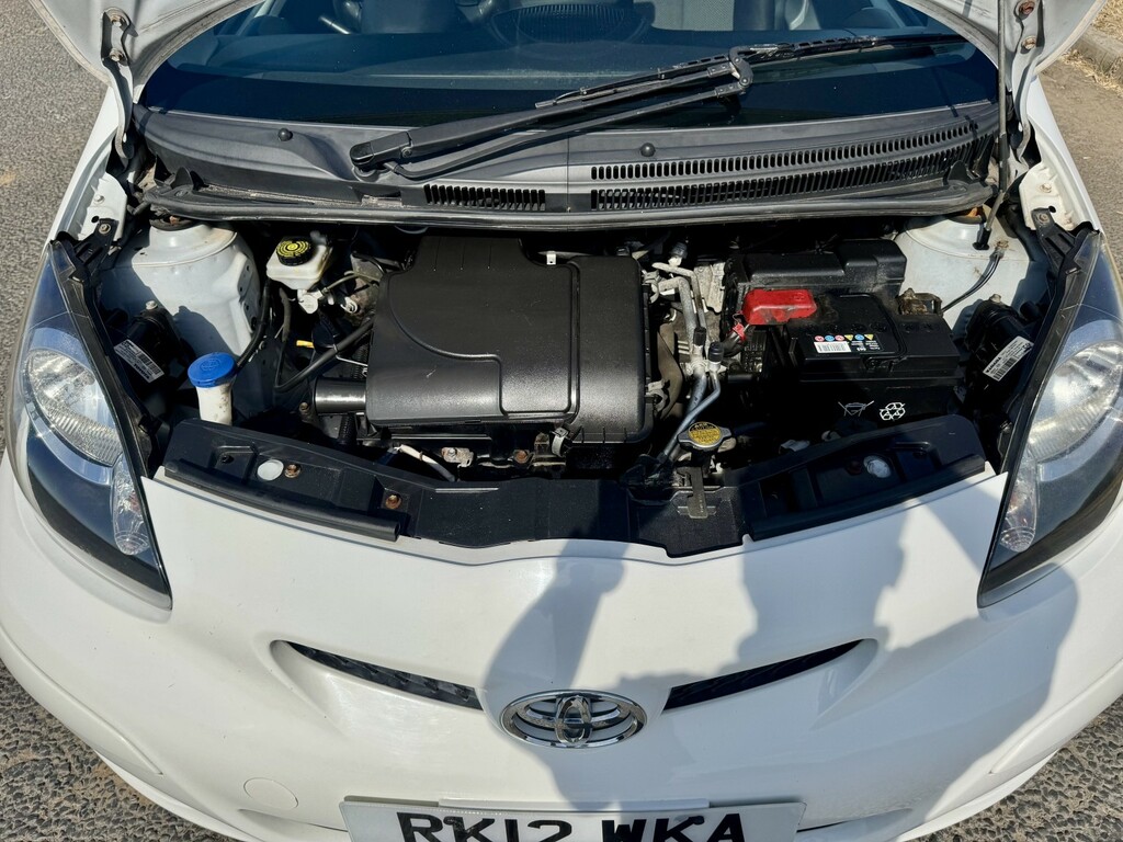 Toyota Aygo Fire White #23