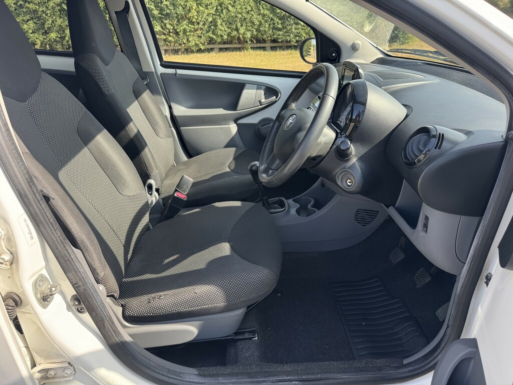 Toyota Aygo 1.0 Vvt-i Go Satnav Bluetooth White #6