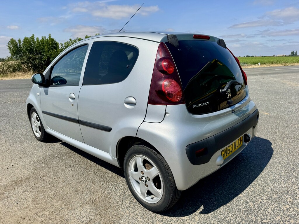 Peugeot 107 1.0 12V Allure Bluetooth Silver #4
