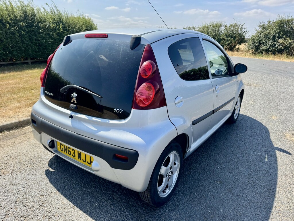 Peugeot 107 1.0 12V Allure Bluetooth Silver #2