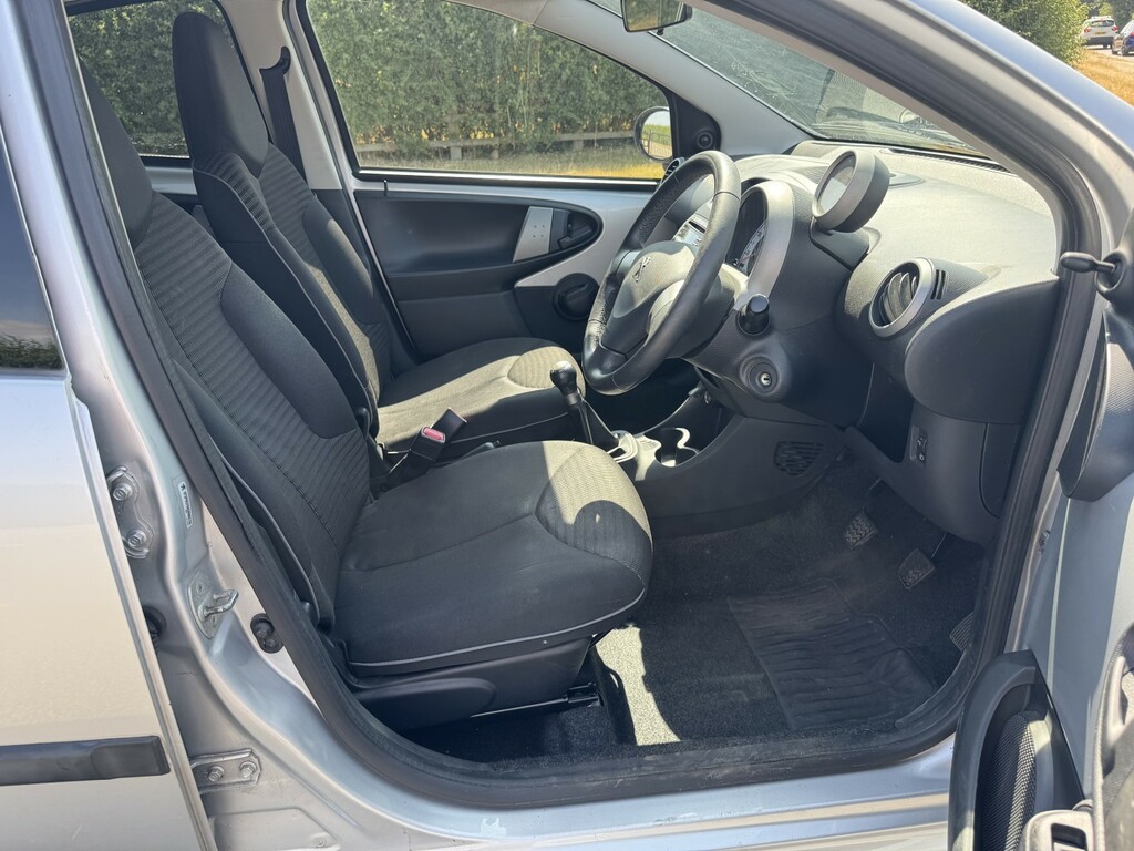 Peugeot 107 1.0 12V Allure Bluetooth Silver #5