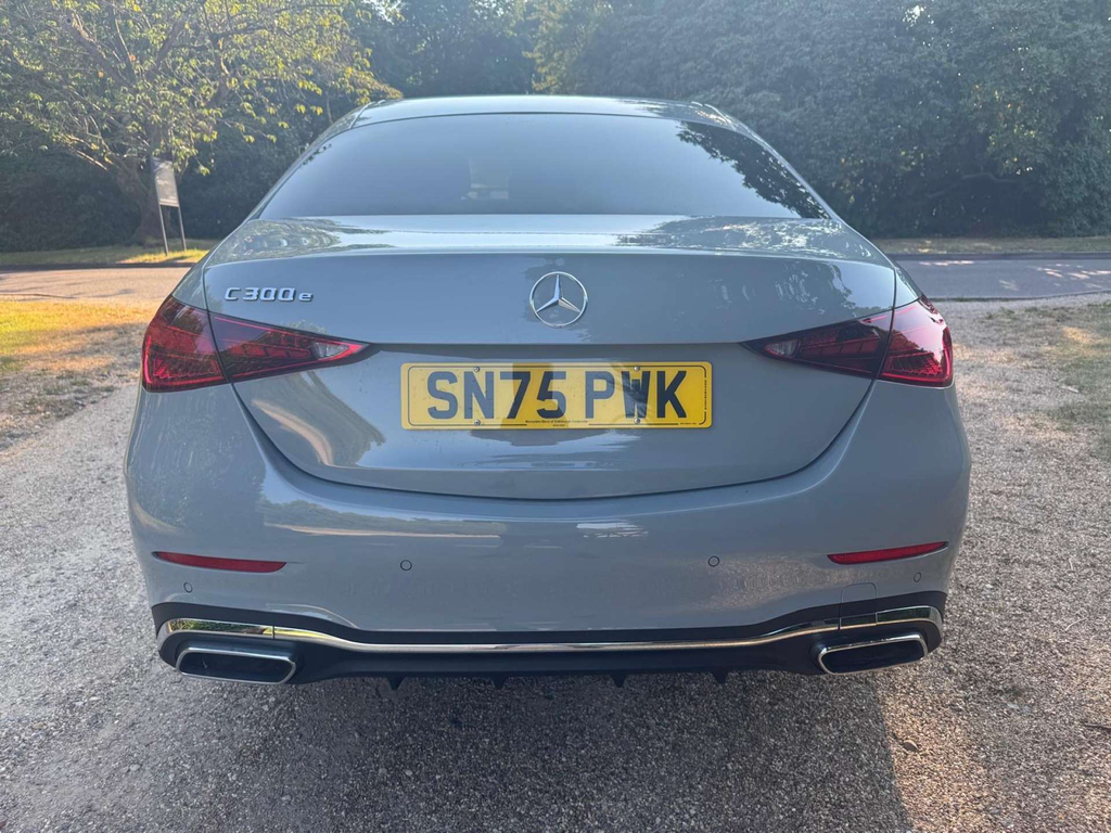Mercedes-Benz 300 300 4Matic Amg Line Premium Plus 9G-tronic Silver #36