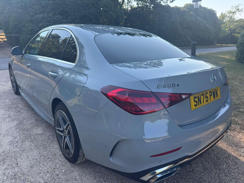 Mercedes-Benz 300 300 4Matic Amg Line Premium Plus 9G-tronic Silver #4