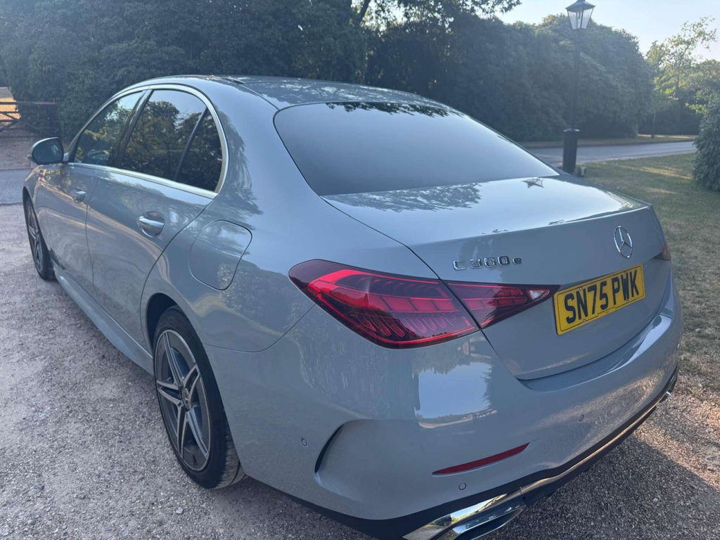 Mercedes-Benz 300 300 4Matic Amg Line Premium Plus 9G-tronic Silver #35