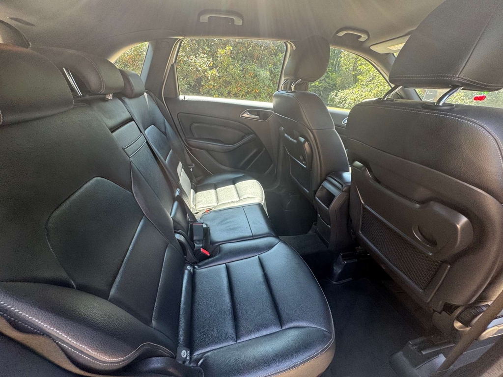 Mercedes-Benz B Class B Class Black #22