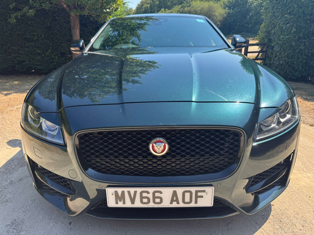 Jaguar XF D R-sport Black #26