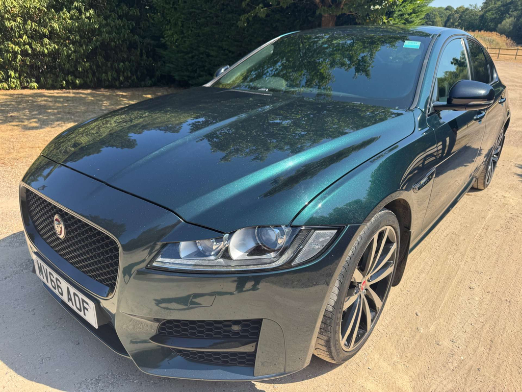 Jaguar XF D R-sport Black #44