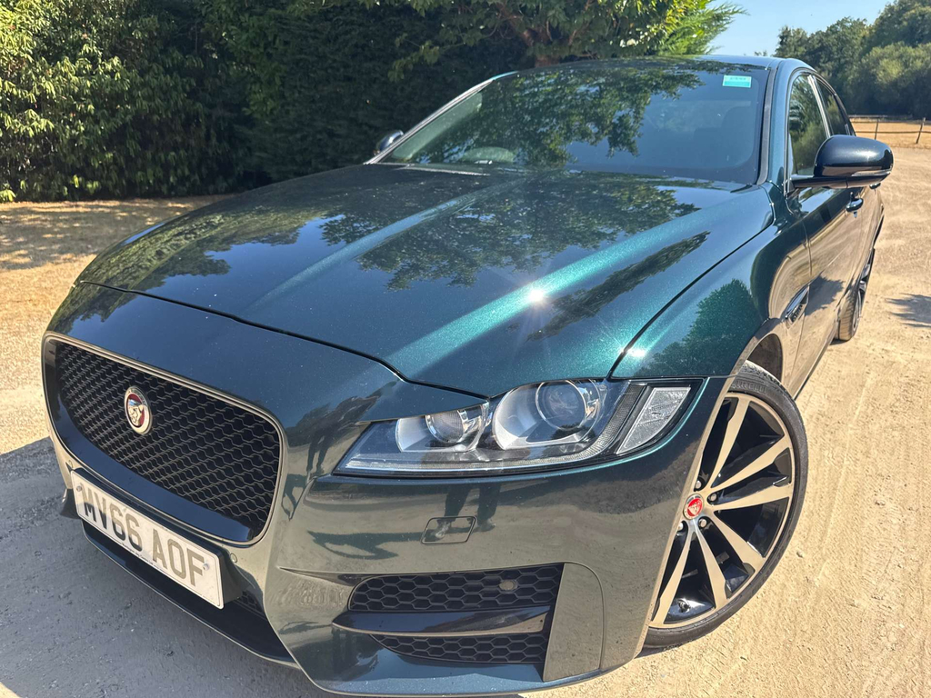 Jaguar XF D R-sport Black #37