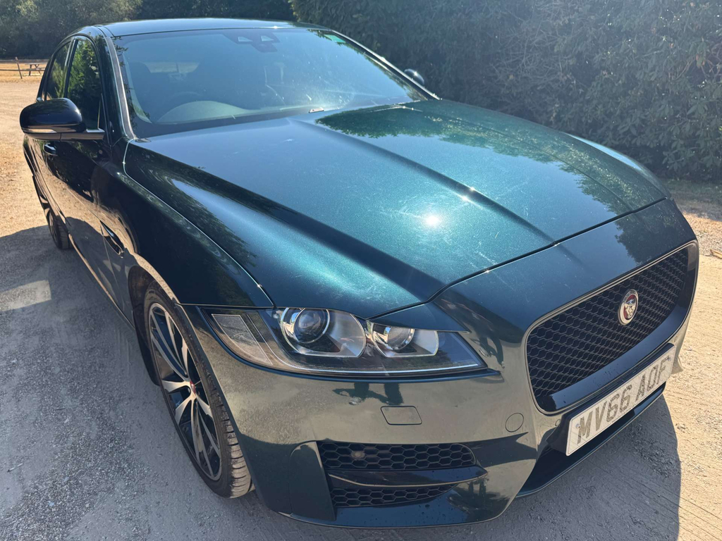 Jaguar XF D R-sport Black #33