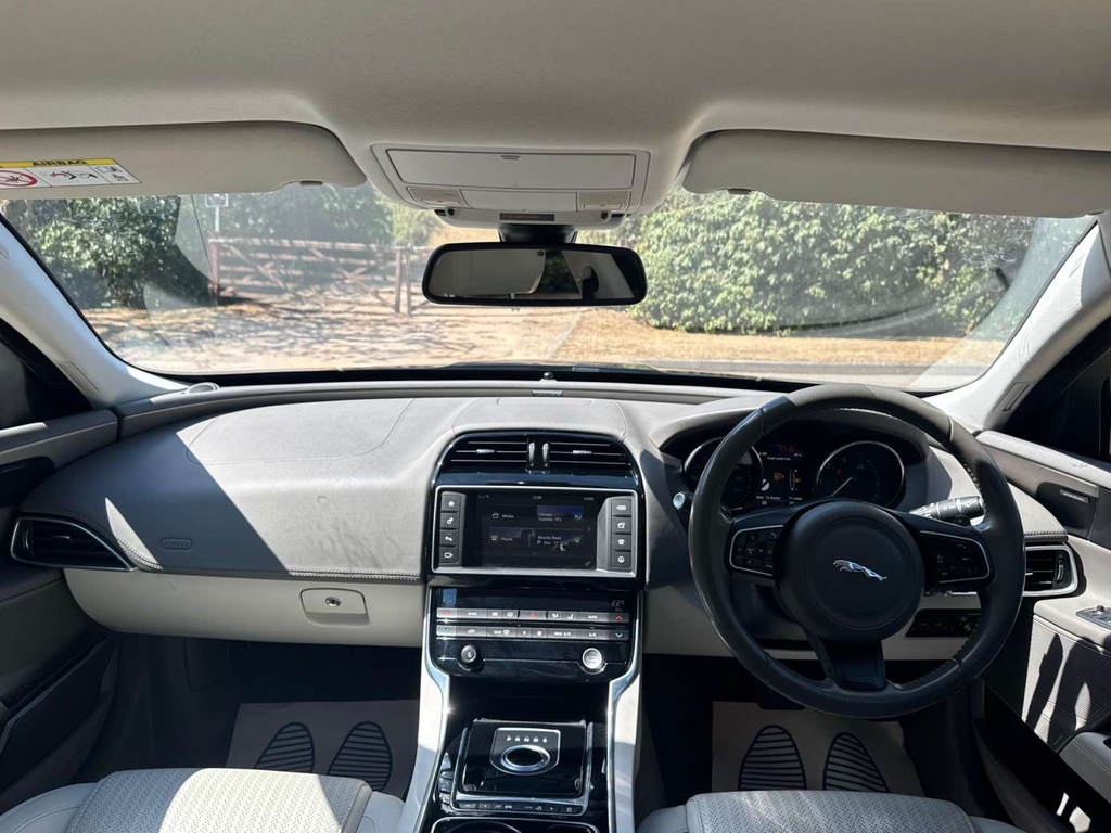 Jaguar XE 2.0D Portfolio Euro 6 Ss Green #16