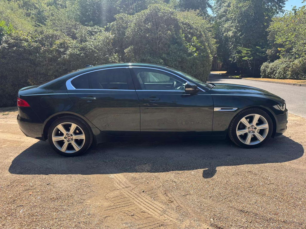 Jaguar XE 2.0D Portfolio Euro 6 Ss Green #39