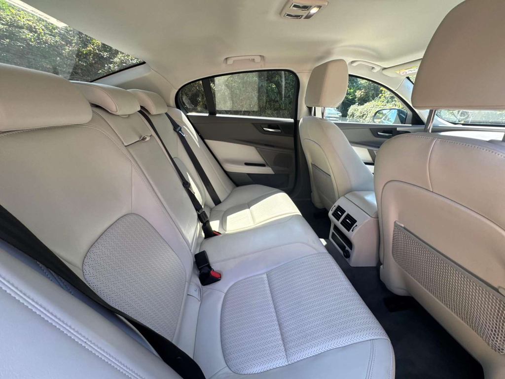 Jaguar XE 2.0D Portfolio Euro 6 Ss Green #20
