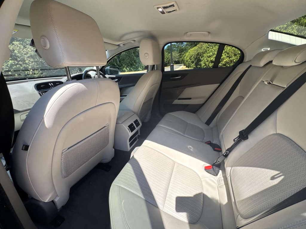 Jaguar XE 2.0D Portfolio Euro 6 Ss Green #21