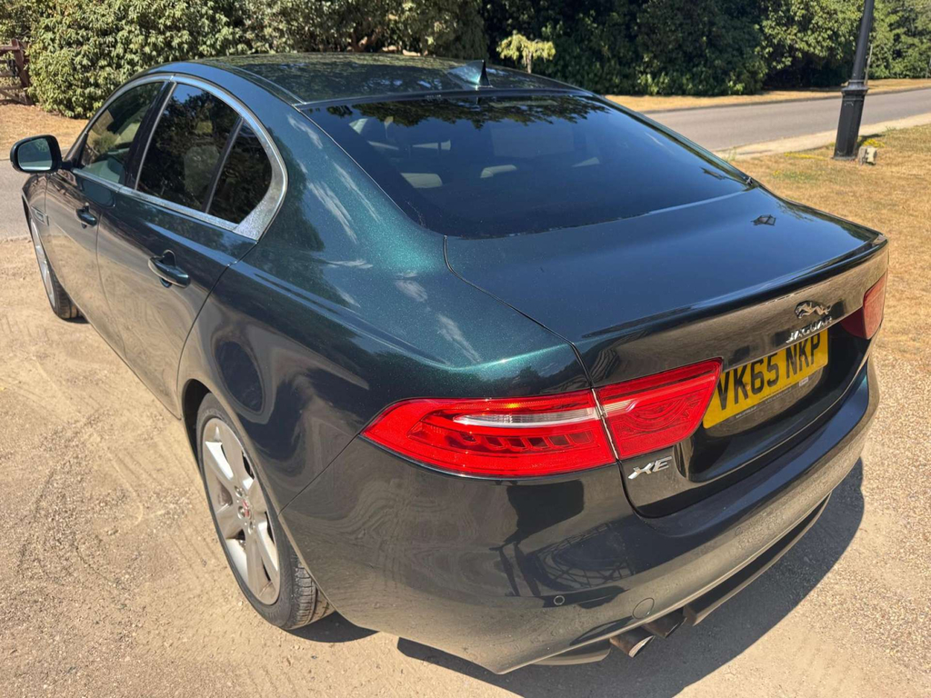 Jaguar XE 2.0D Portfolio Euro 6 Ss Green #25