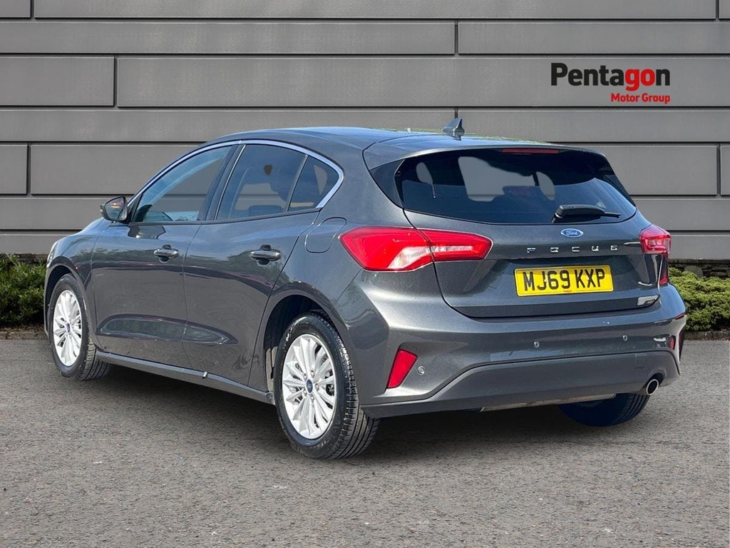 Ford Focus 1.0T Ecoboost Titanium Hatchback MJ69KXP Grey #2