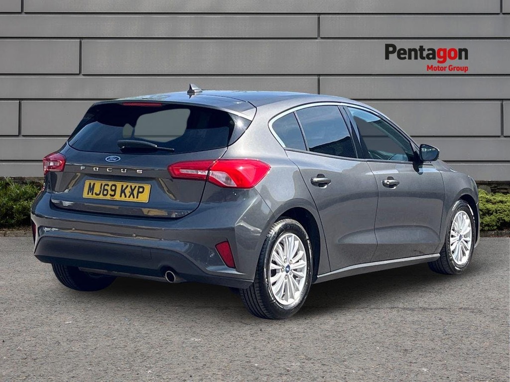 Ford Focus 1.0T Ecoboost Titanium Hatchback MJ69KXP Grey #4