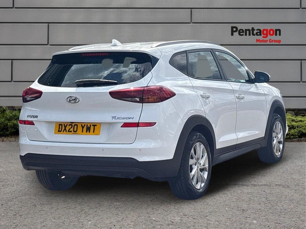 Hyundai Tucson 1.6 Gdi Se Nav Suv Euro 6 Ss DX20YWT White #4