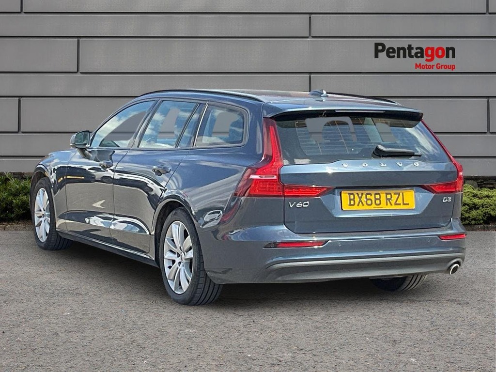 Volvo V60 2.0 D3 Momentum Estate Euro 6 Ss BX68RZL Blue #2
