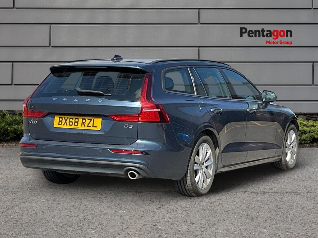 Volvo V60 2.0 D3 Momentum Estate Euro 6 Ss BX68RZL Blue #4