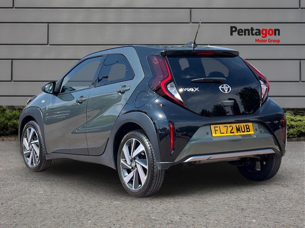 Toyota Aygo X 1.0 Vvt I Exclusive Hatchback Eu FL72MUB Green #2