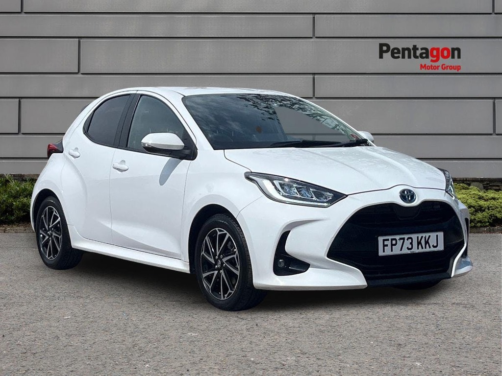 Toyota Yaris 1.5 Vvt H Design Hatchback Hybrid E Cvt White
