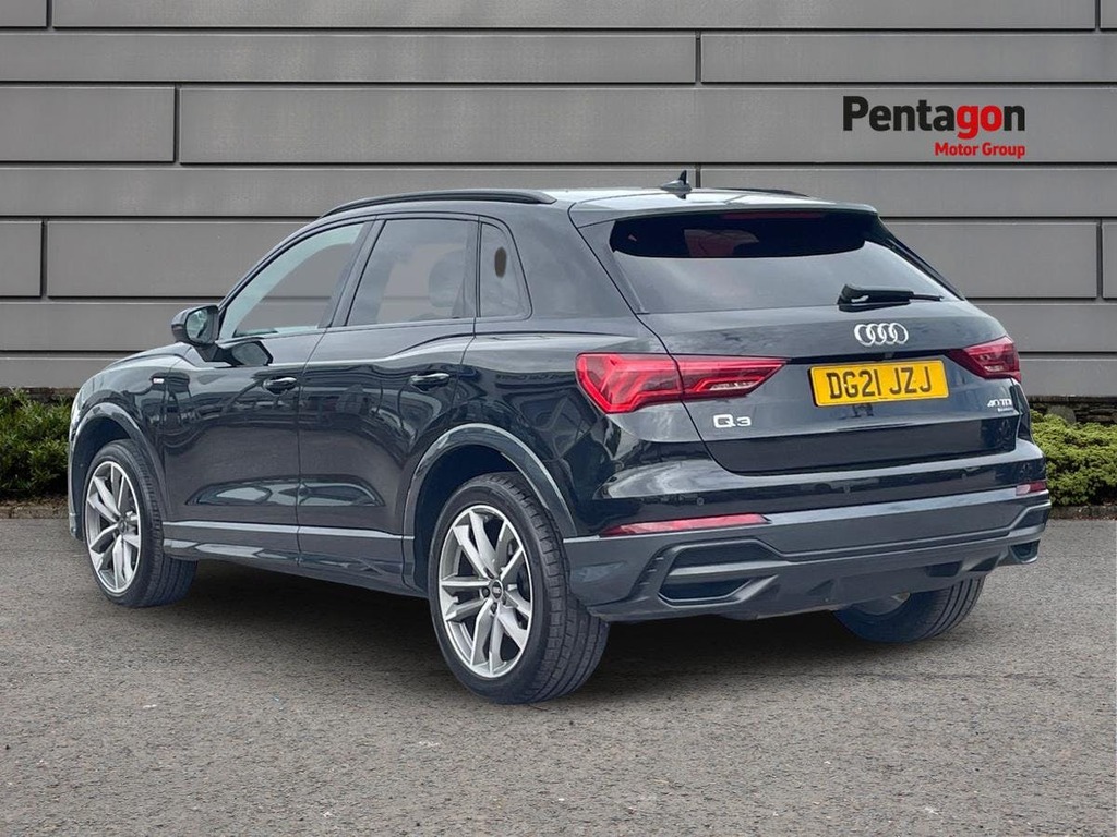 Audi Q3 2.0 Tdi 40 Black Edition Suv S Tronic Q DG21JZJ Black #2