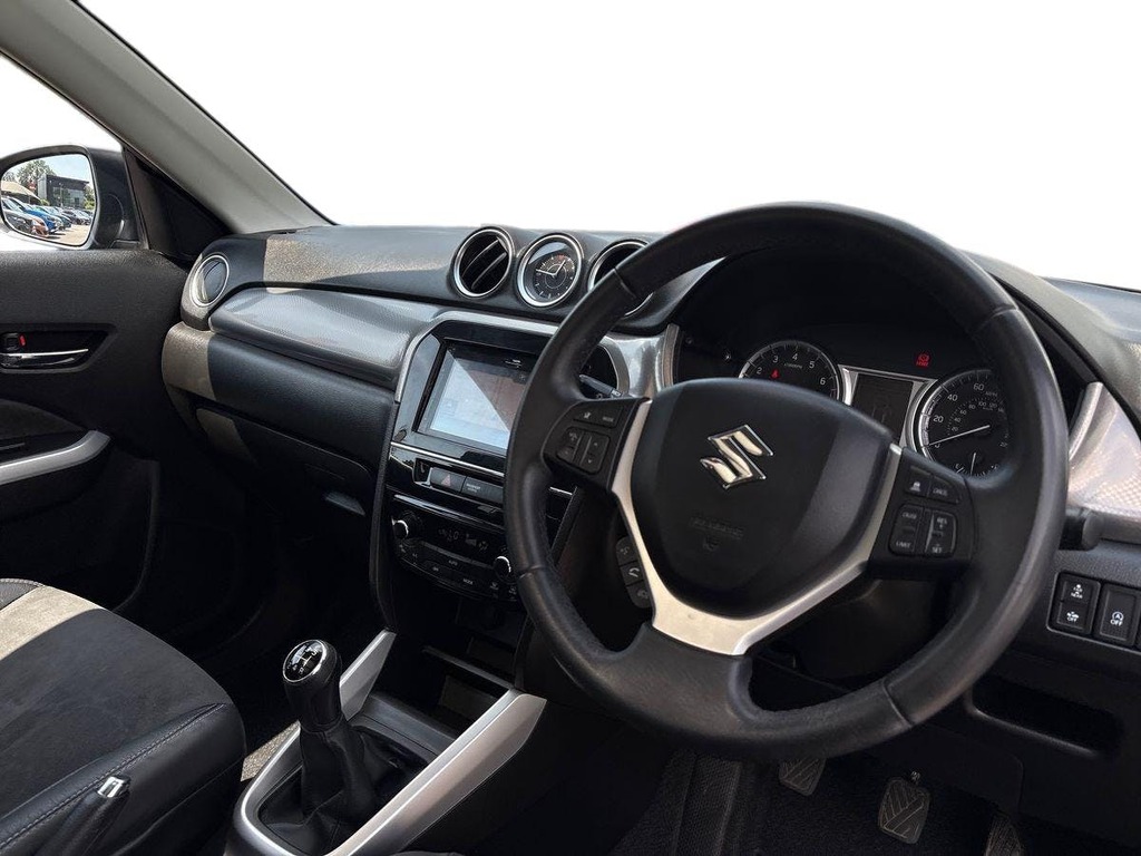 Suzuki Vitara 1.6 Sz5 Suv Euro 6 Ss 120 Ps CK67HWR Black #5