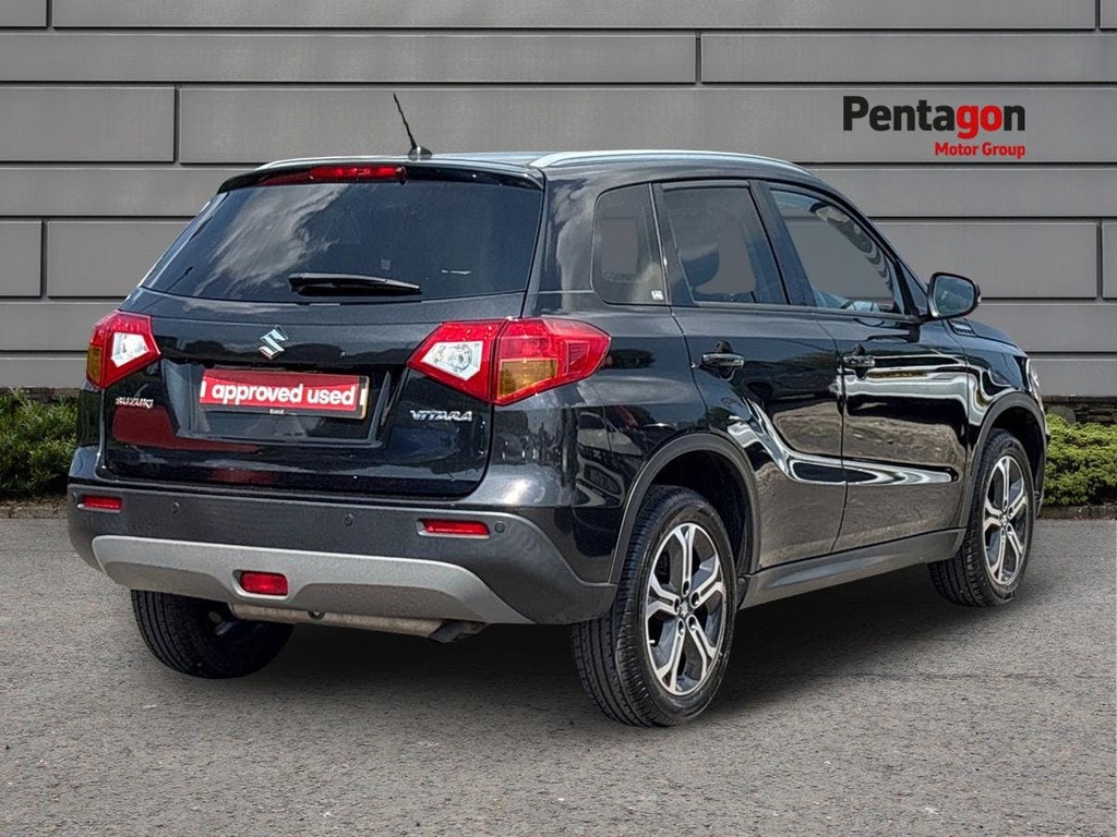 Suzuki Vitara 1.6 Sz5 Suv Euro 6 Ss 120 Ps CK67HWR Black #4
