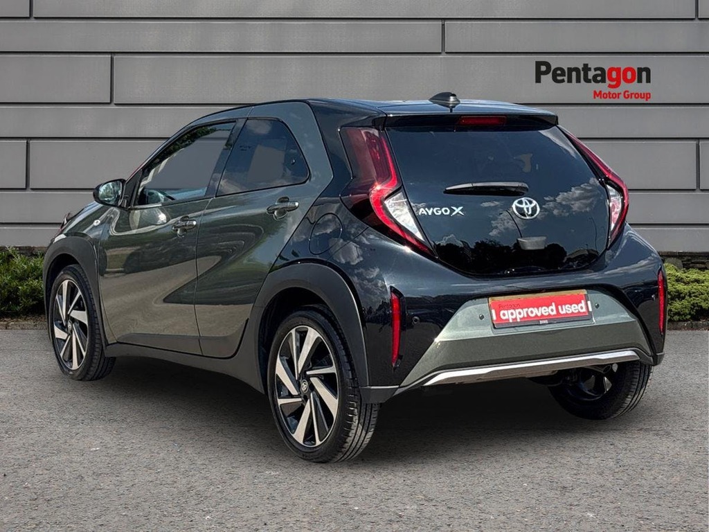 Toyota Aygo X 1.0 Vvt I Exclusive Hatchback X Shift E MK23KBN Green #2