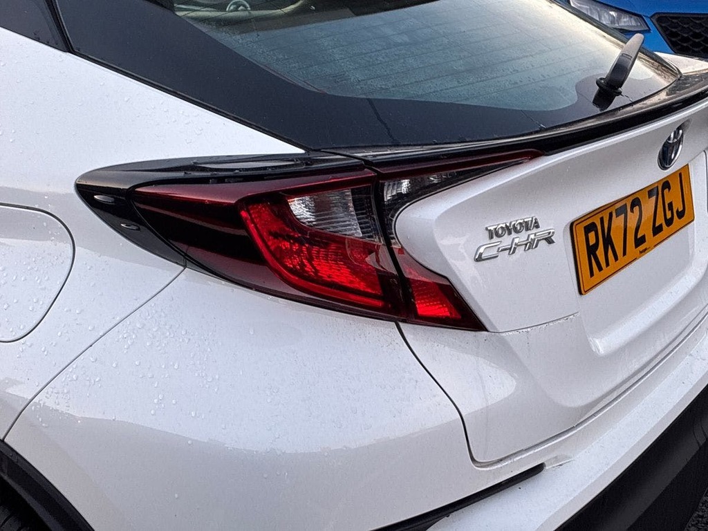 Toyota C-Hr 1.8 Hybrid Excel Cvt White #18