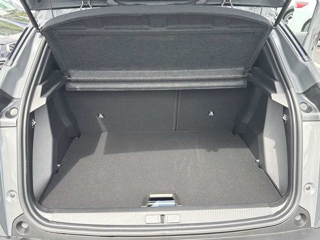 Peugeot e-2008 54Kwh Gt Suv 7Kw Charger 156 Blue #10