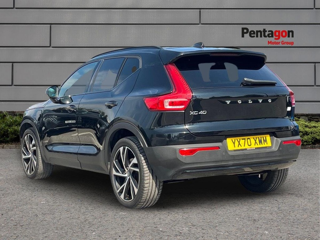 Volvo XC40 1.5H T5 Twin Engine Recharge 10.7Kwh R Design Pro YX70XWM Black #2