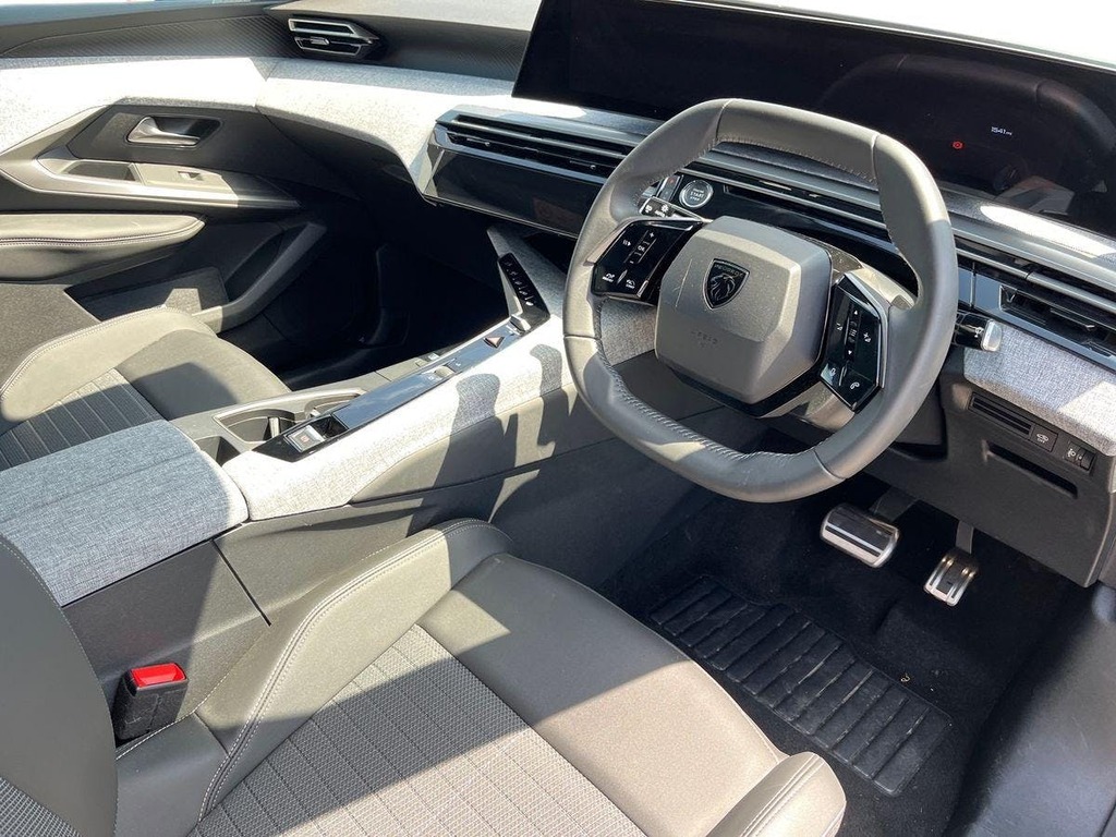 Peugeot 3008 73Kwh Allure Suv 210 Ps Blue #5
