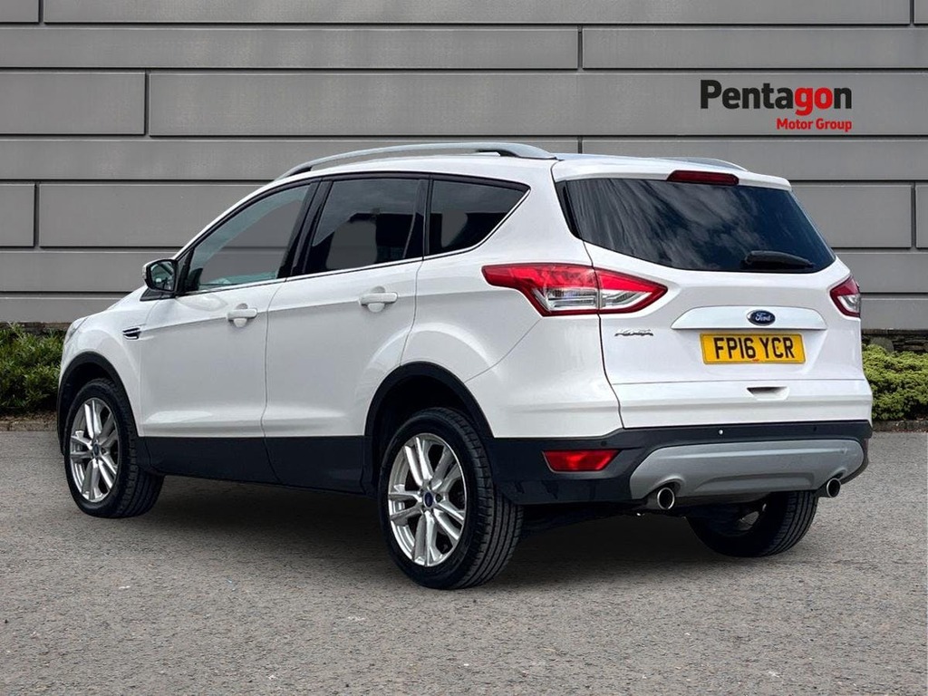 Ford Kuga 2.0 Tdci Titanium X Suv Powershift Awd FP16YCR White #2