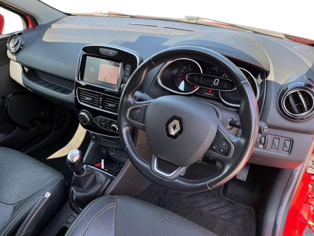 Renault Clio 0.9 Tce Signature Nav Hatchback Red #5