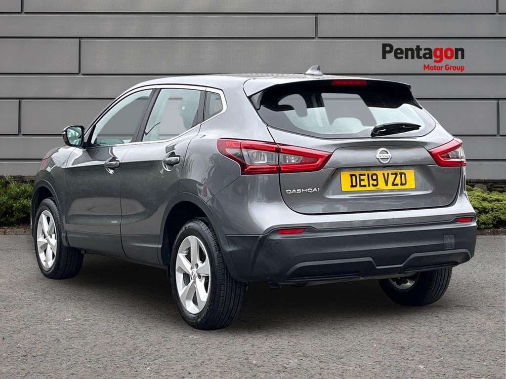 Nissan Qashqai 1.3 Dig T Acenta Premium Suv Eur DE19VZD Silver #2