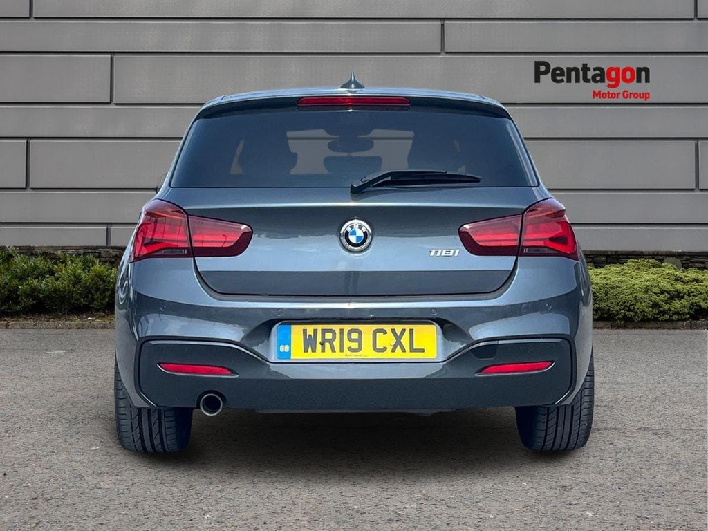 BMW 1 Series M140i Shadow Edition Step White #14