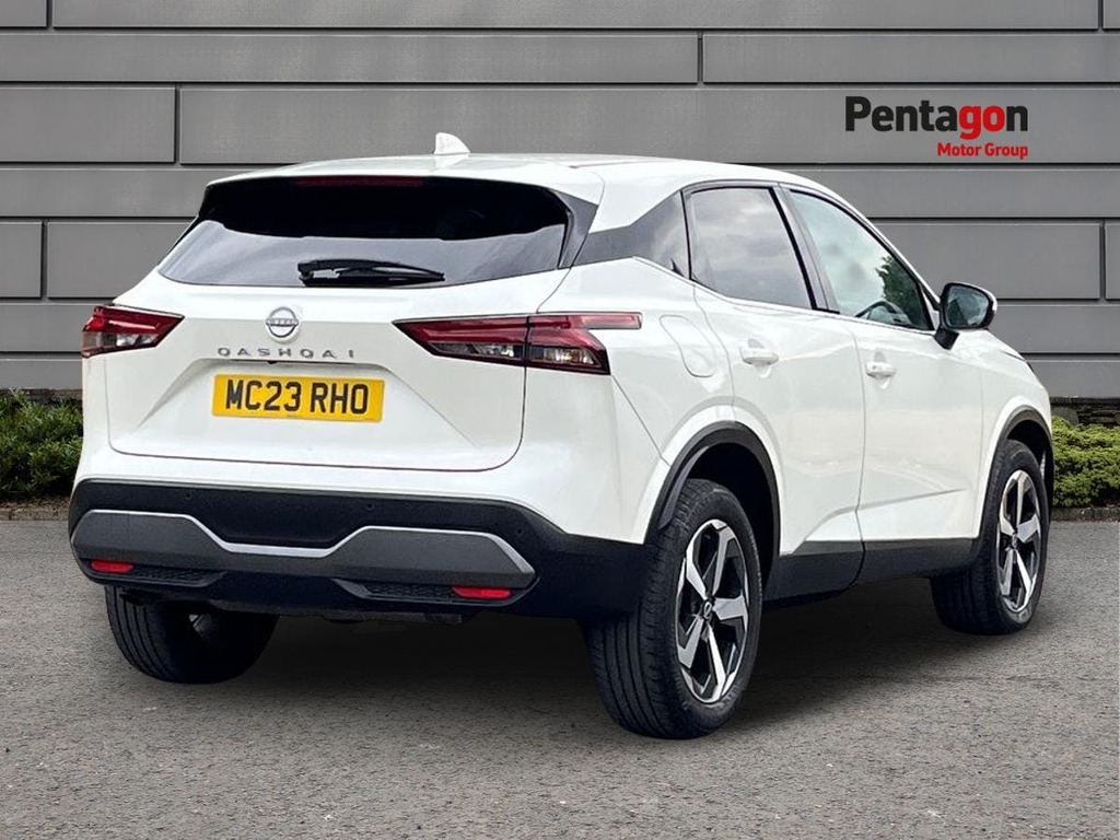 Nissan Qashqai 1.3 Dig T Mhev N Connecta Suv Hybrid Xt MC23RHO White #4