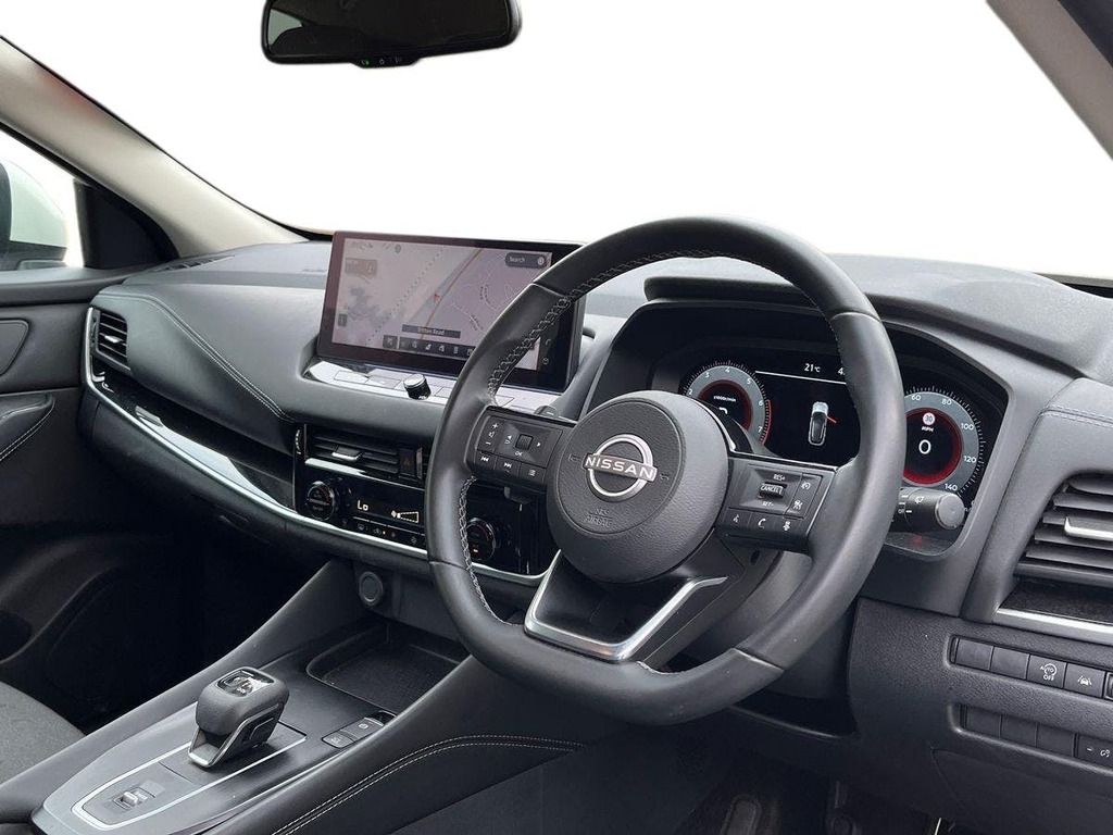 Nissan Qashqai 1.3 Dig T Mhev N Connecta Suv Hybrid Xt MC23RHO White #5