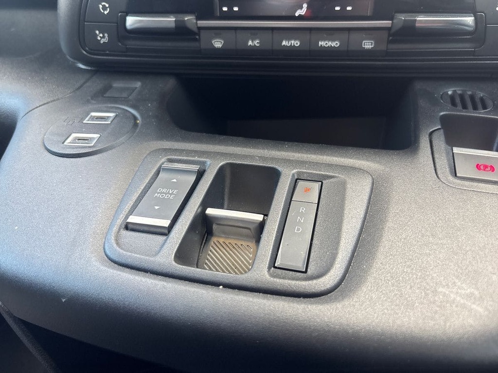 Vauxhall Combo-e Life 100Kw Ultimate XL 52Kwh 2025 Grey #22
