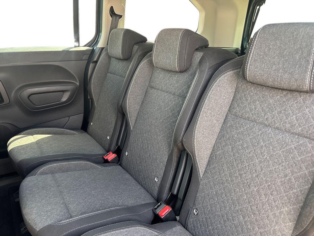 Vauxhall Combo-e Life 100Kw Ultimate XL 52Kwh 2025 Grey #9