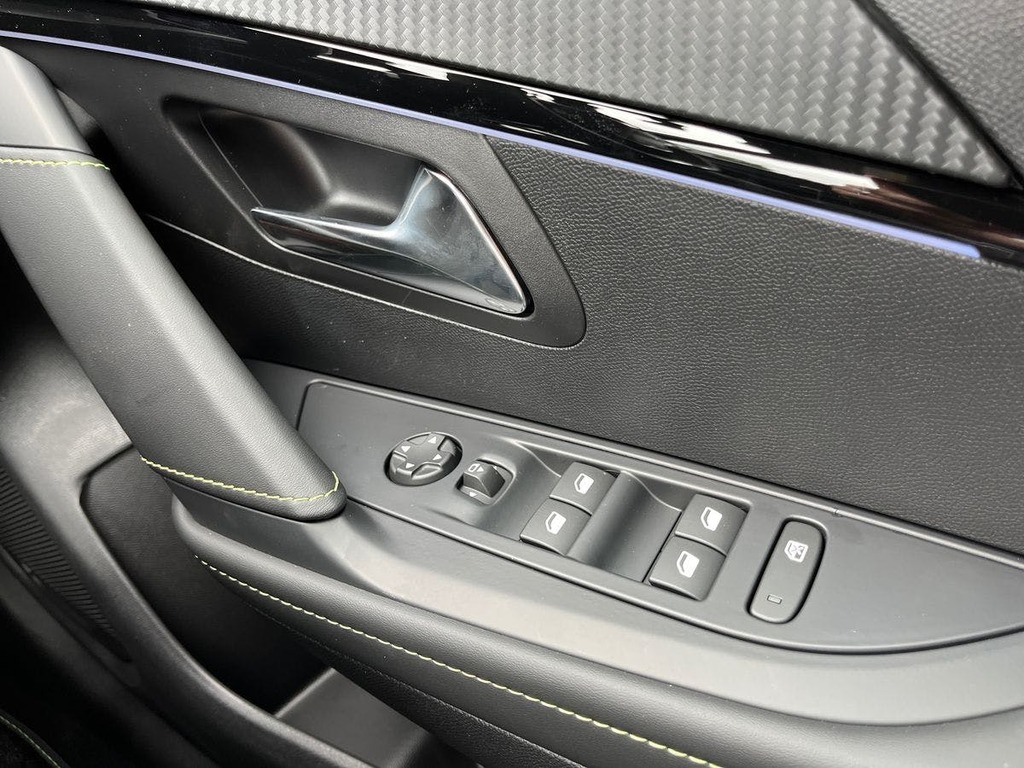 Peugeot e-208 50Kwh Allure #24