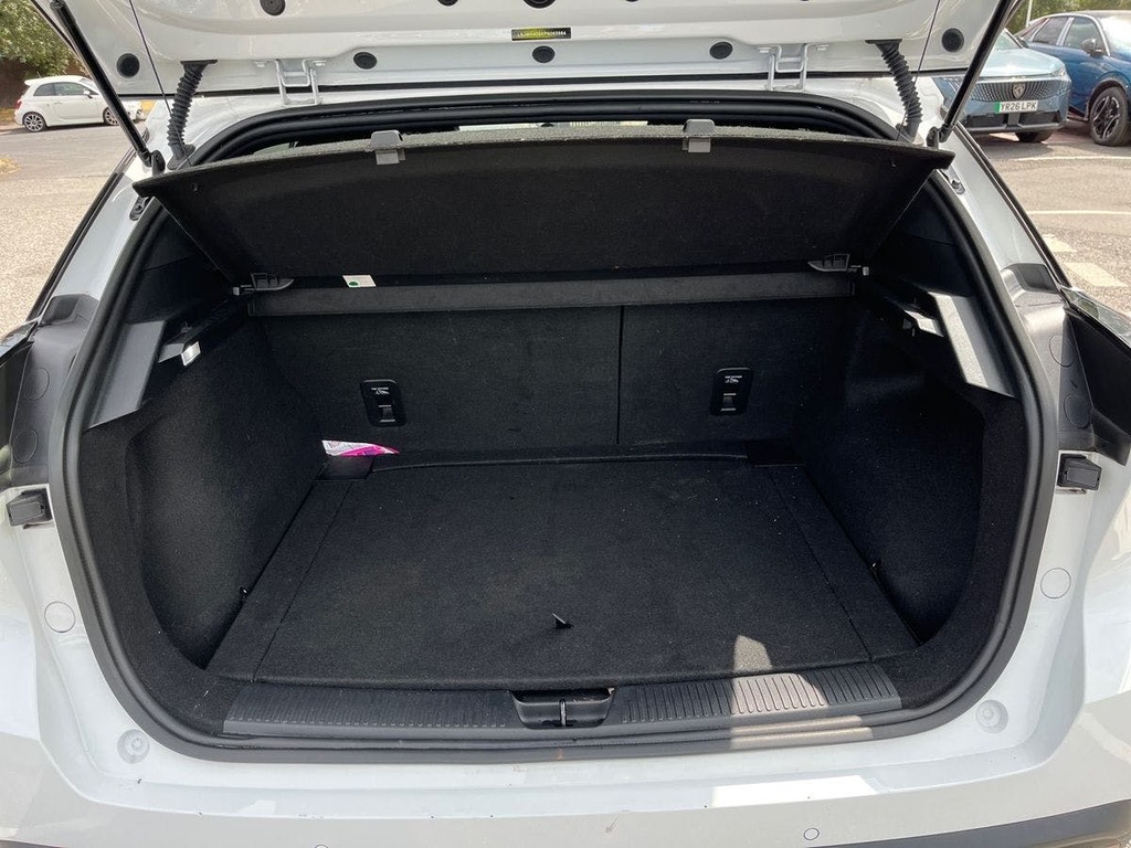 MG MG4 125Kw Se Ev 51Kwh White #10
