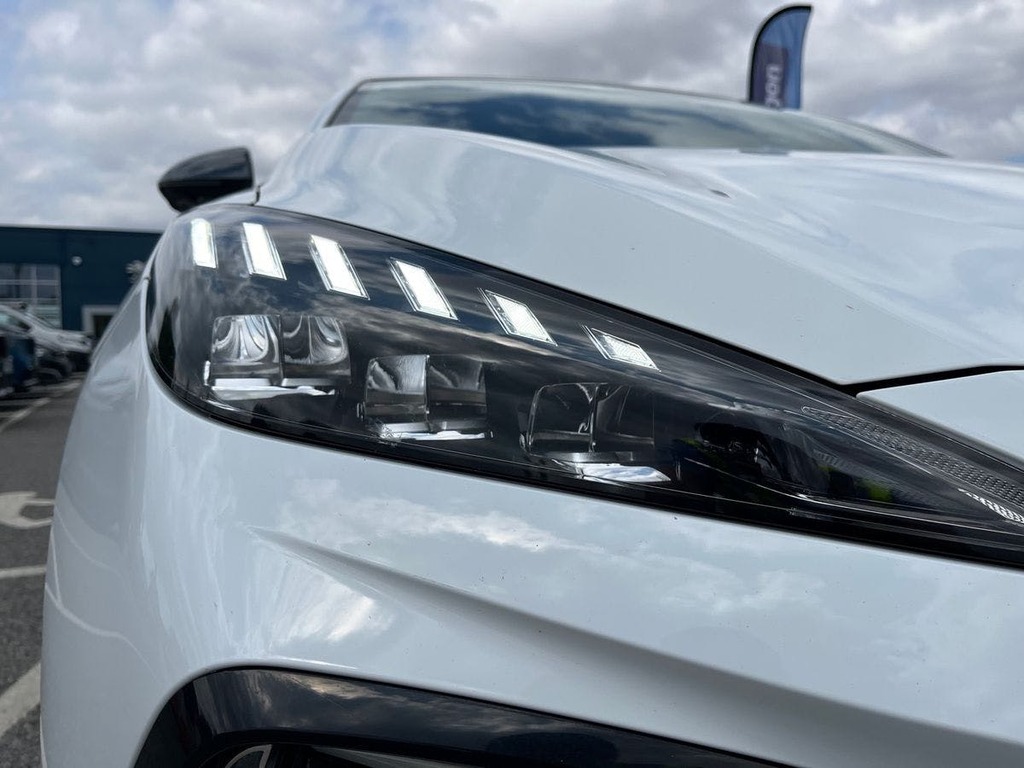 MG MG4 125Kw Se Ev 51Kwh White #18