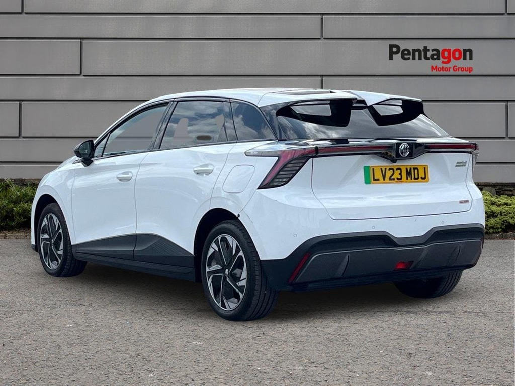 MG MG4 64Kwh Trophy Long Range Hatchback Aut White #2
