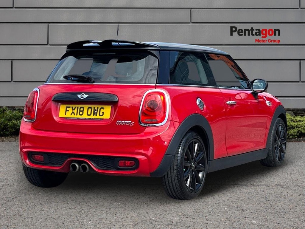 Mini Hatch 2.0 Cooper S Hatchback Steptronic Euro Red #4