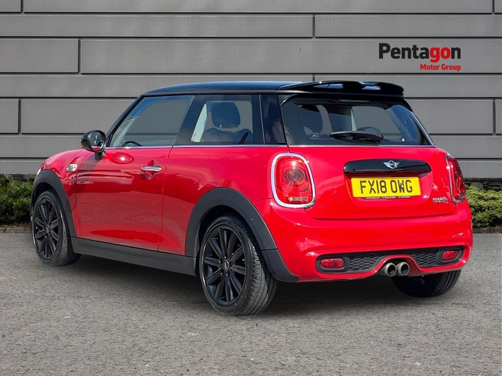 Mini Hatch 2.0 Cooper S Hatchback Steptronic Euro Red #2
