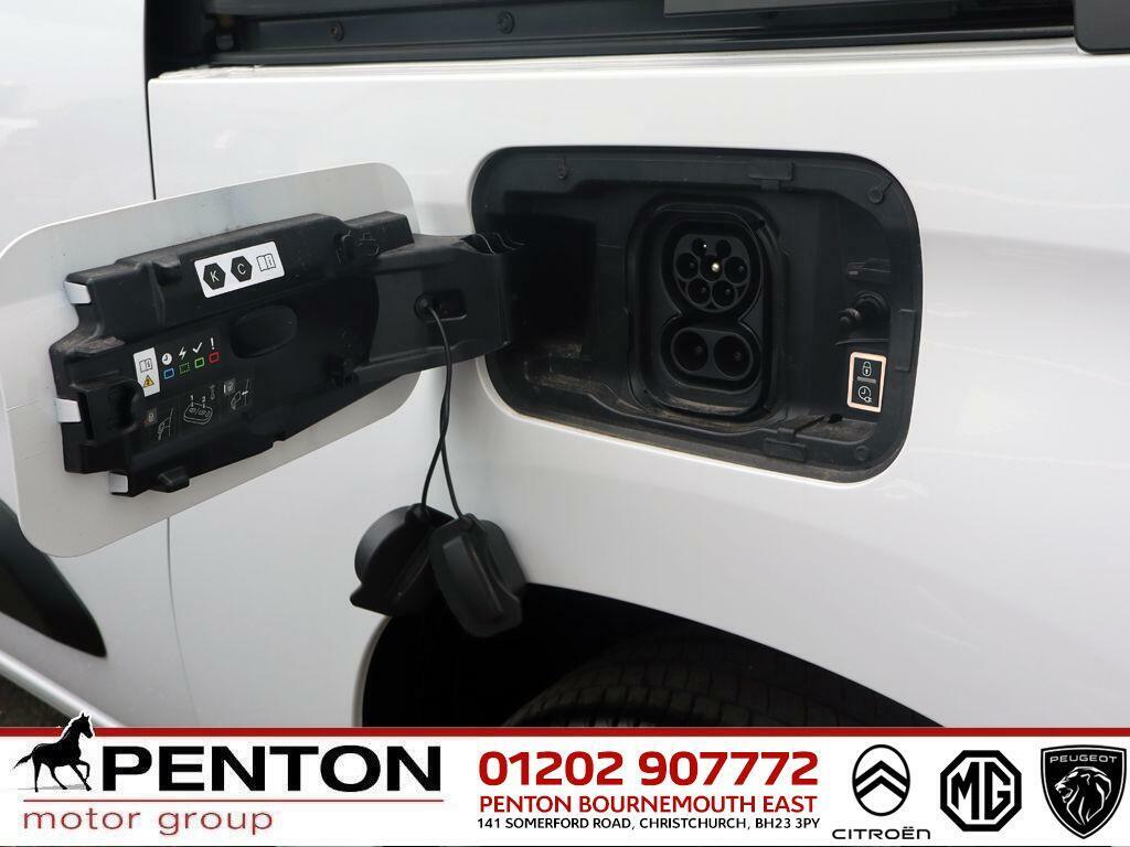 Citroen e-Berlingo 52Kwh Plus XL Mpv 7.4Kw Charger Black #21