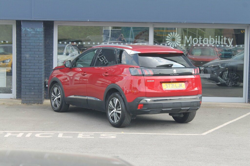 Peugeot 3008 1.2 Puretech Allure Premium Euro 6 Ss Red #3
