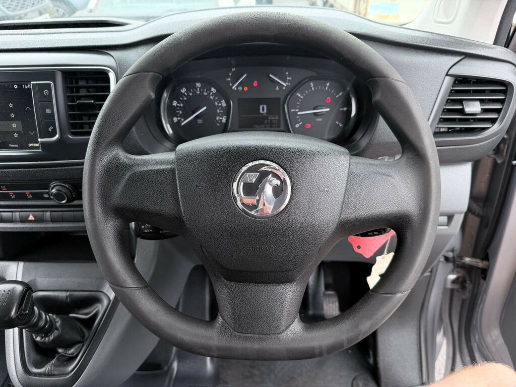 Vauxhall Vivaro 2.0 Turbo D 3100 Sportive Crew Van L1 H1 Euro 6 S White #20